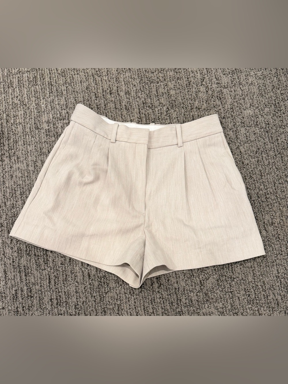 Aritzia Babaton Pleated Mini Short - Heather Matte Pearl - Picture 6 of 7